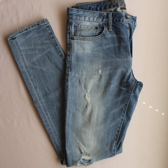 American Eagle Distressed Jeans - Picture 2 of 5